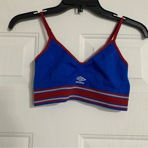 Umbro children’s sports bra is a size Medium.